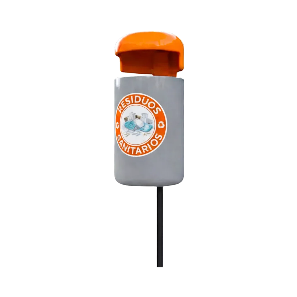 Botes de basura en la calle