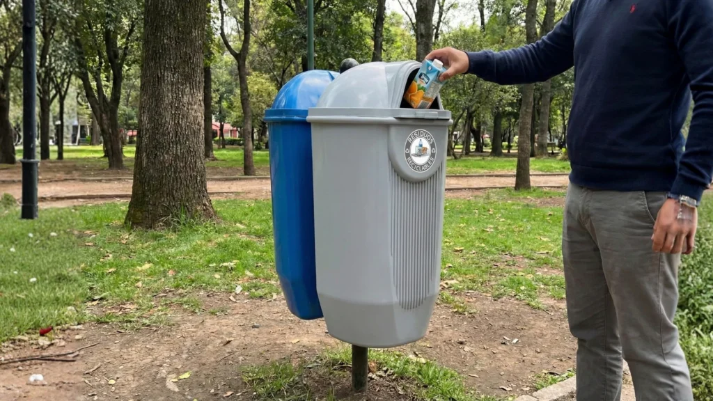 Botes de basura urbanos