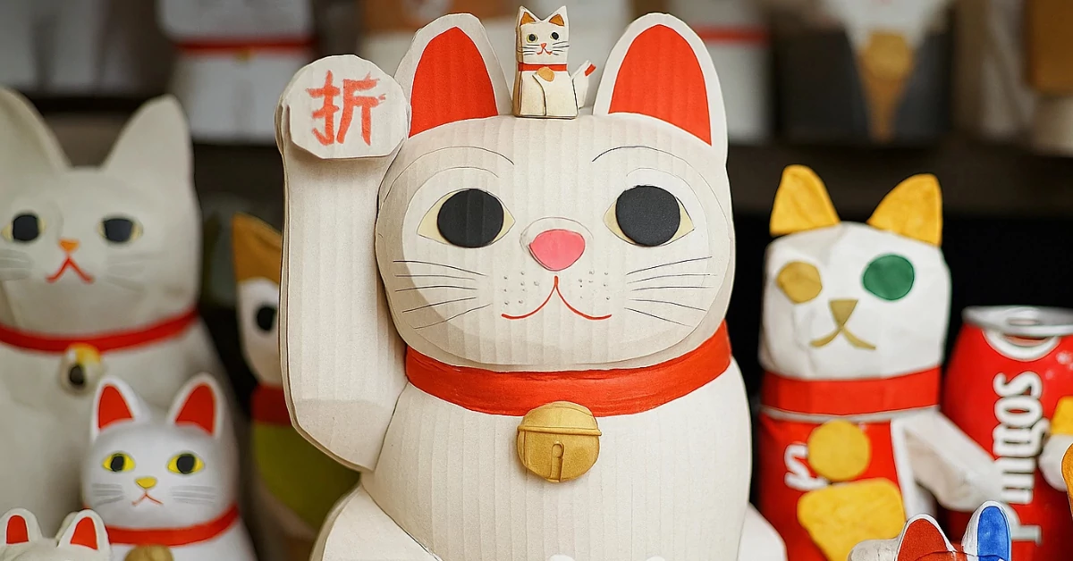 Significado de Mottainai Mottainai qué es (o qué significa) Filosofía japonesa de no desperdiciar Mottainai y las 4R del reciclaje Mottainai arrepentimiento por desperdiciar Mottainai valor intrínseco de un objeto Concepto de Mottainai en la cultura japonesa Mottainai cómo evitar el desperdicio Mottainai en Kamikatsu (pueblo cero residuos) Mottainai comer hasta el último grano de arroz Normas de separación de basura en Japón Cómo reciclar en Japón para extranjeros Basura combustible vs. no combustible Japón Días de recogida de basura en Japón Cómo desechar botellas PET en Japón Clasificación de basura en 45 categorías (referencia a Kamikatsu) Mottainai (concepto japonés de evitar el desperdicio) Reciclaje de electrodomésticos Japón Cómo desechar la basura de gran tamaño (sodai gomi) Incineración de residuos en Japón (uso dominante) Tasa de reciclaje de plástico en Japón Ley de reciclado de envases y embalajes de Japón Bolsas de basura designadas (regionales) Reciclaje de latas y vidrio separado por colores