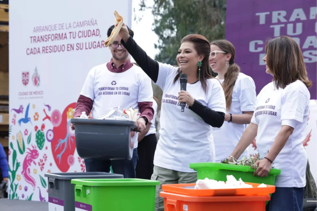 Inicio de la campaña de separación de residuos en CDMX, mostrando cómo clasificar correctamente los desechos para mejorar el manejo urbano y el reciclaje